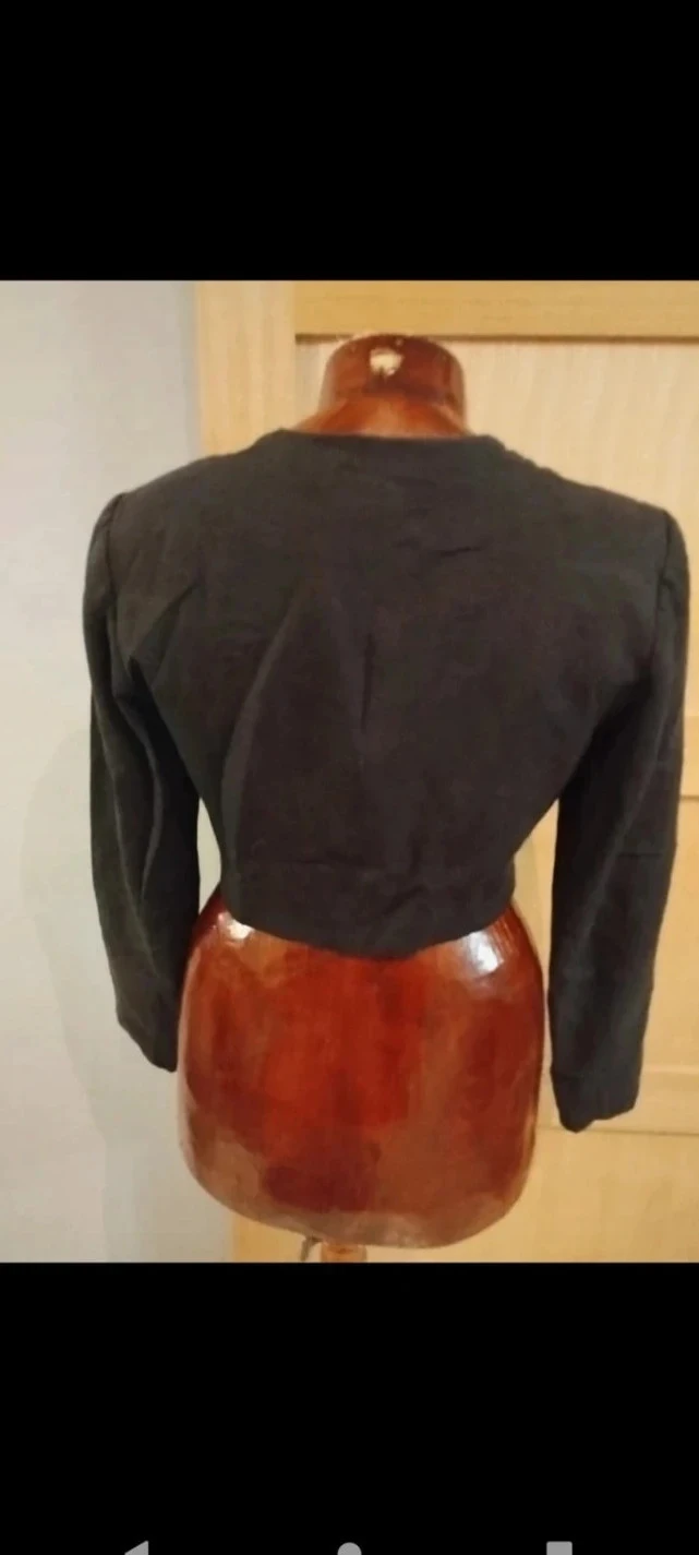 Bolero preto com um botão Mathilde Rondinaud T42 – photo 4